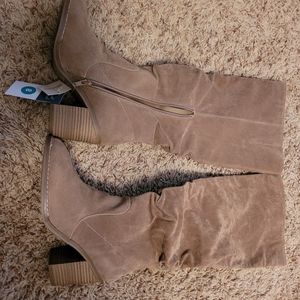 Women's boots sz 8